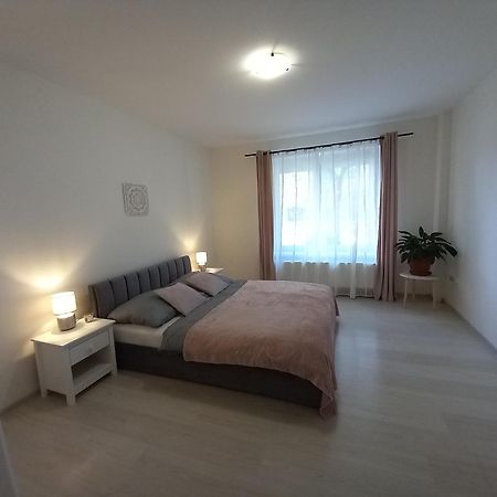 Spi V Kuklenach 1 Hradec Kralove Exterior foto